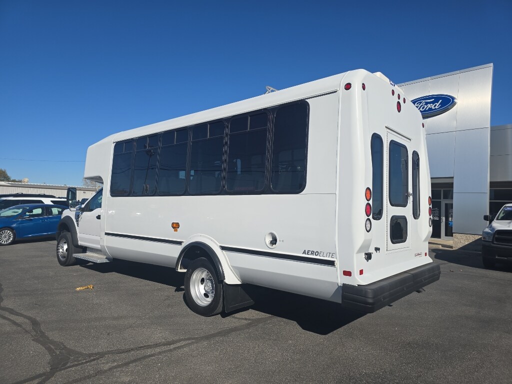 2017 Ford F-550 - Photo 8