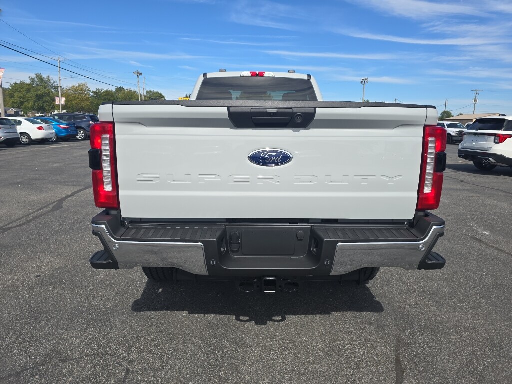 2026 Ford F-250 XLT photo 4