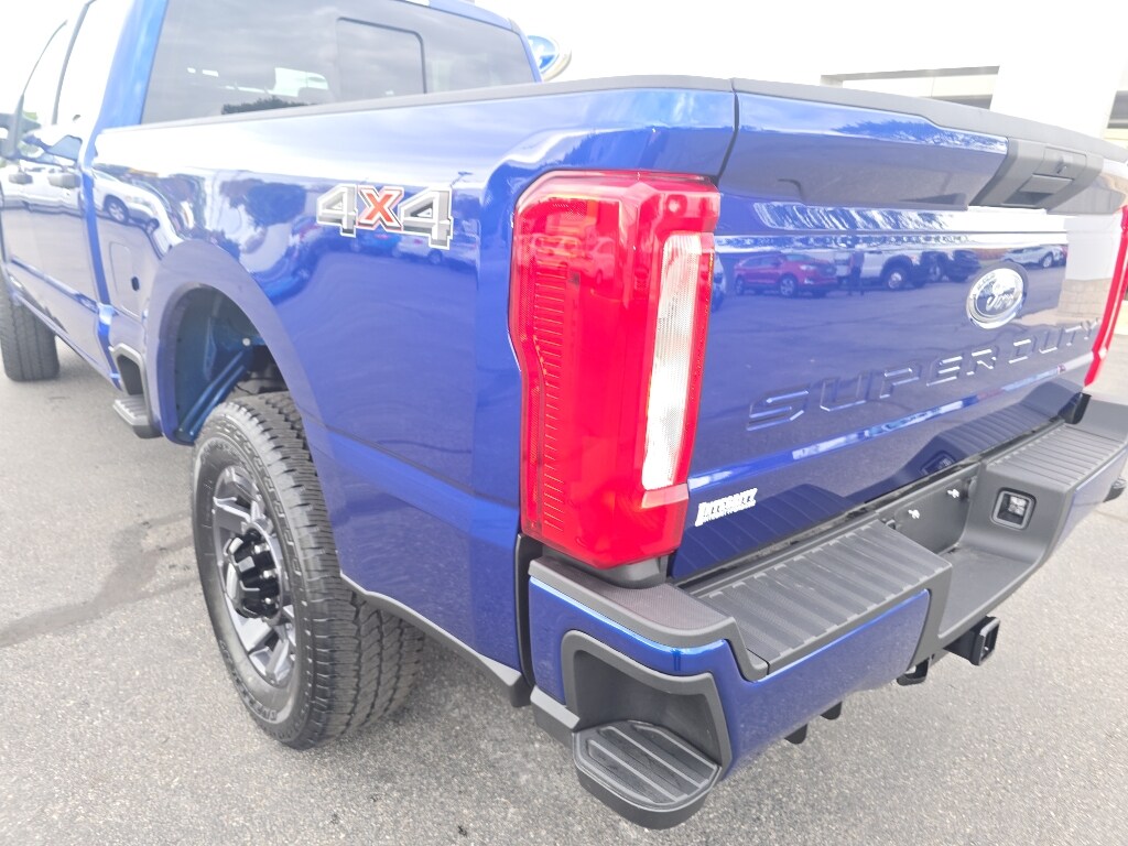 2026 Ford F-350 Super Duty XL - Photo 9