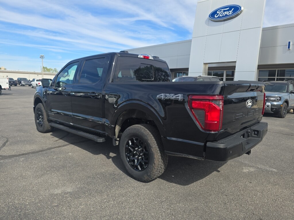 2025 Ford F-150 XLT photo 2