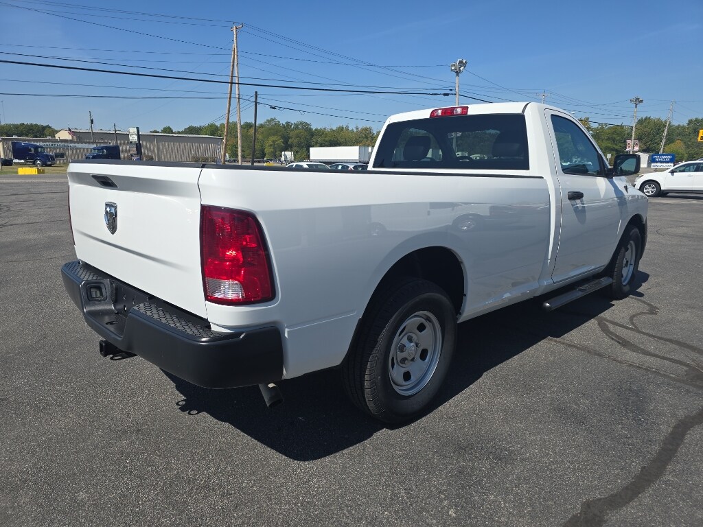 2017 Ram 1500 Tradesman photo 4