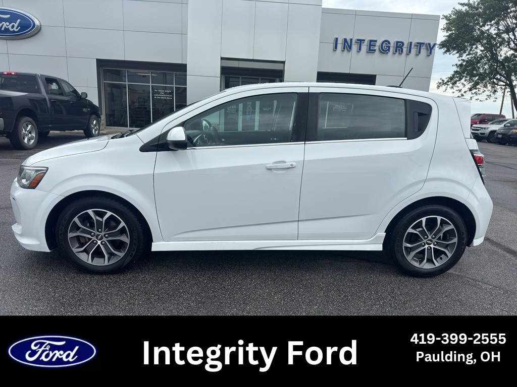 2017 Chevrolet Sonic LT FWD photo