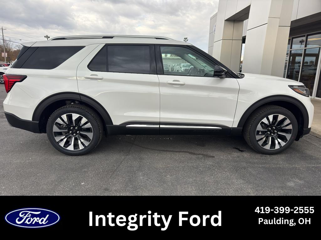 2026 Ford Explorer Platinum's photo