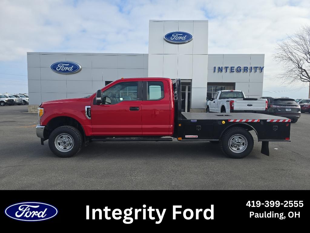 2017 Ford F-350 Super Duty Chassis Cab XL's photo