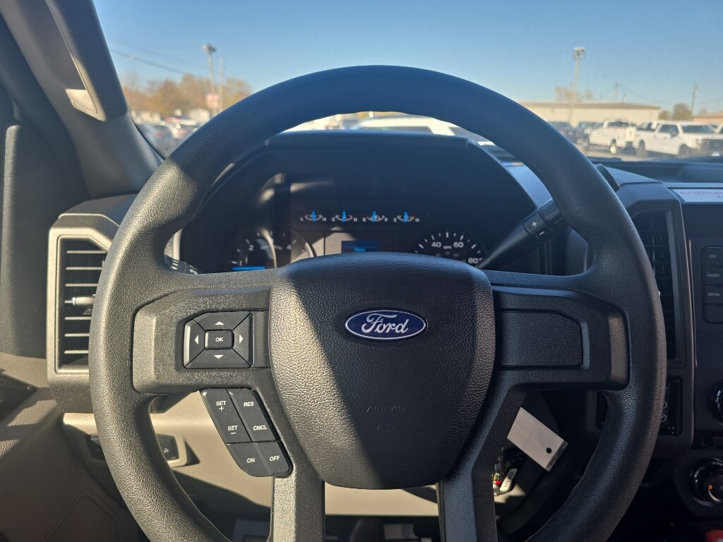 2017 Ford F-550 - Photo 19