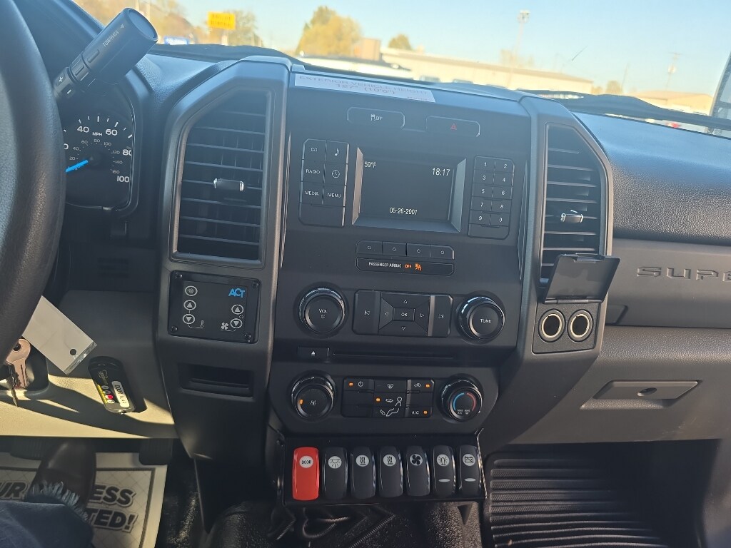 2017 Ford F-550 - Photo 23