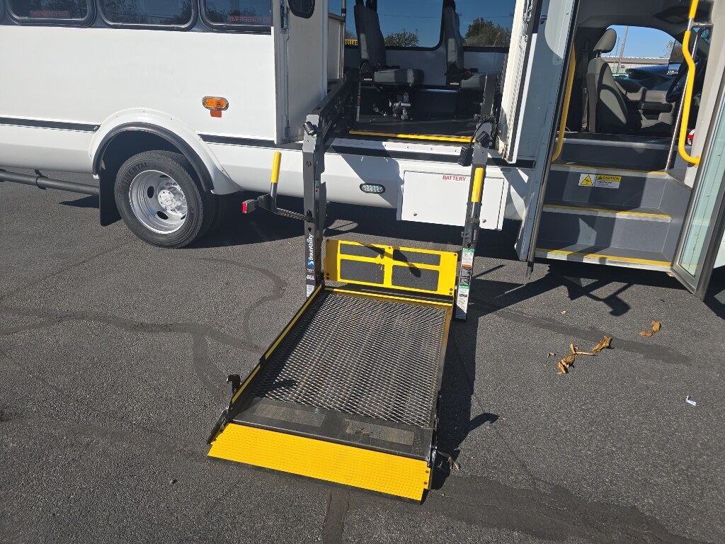 2017 Ford F-550 - Photo 31