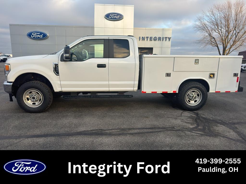 2020 Ford F-350 Super Duty Chassis Cab XL's photo