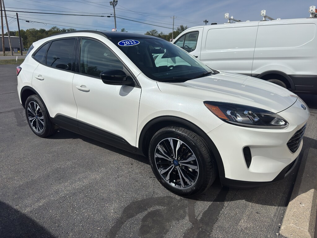 2022 Ford Escape SE photo 3