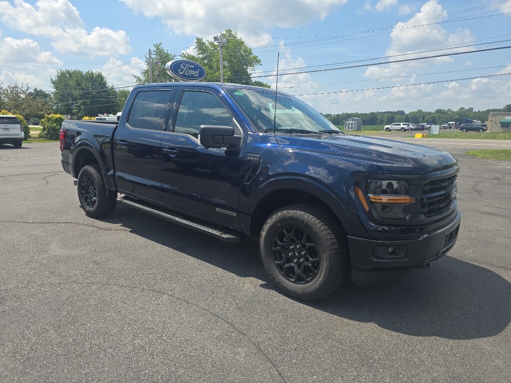 2025 Ford F-150 XLT photo 2