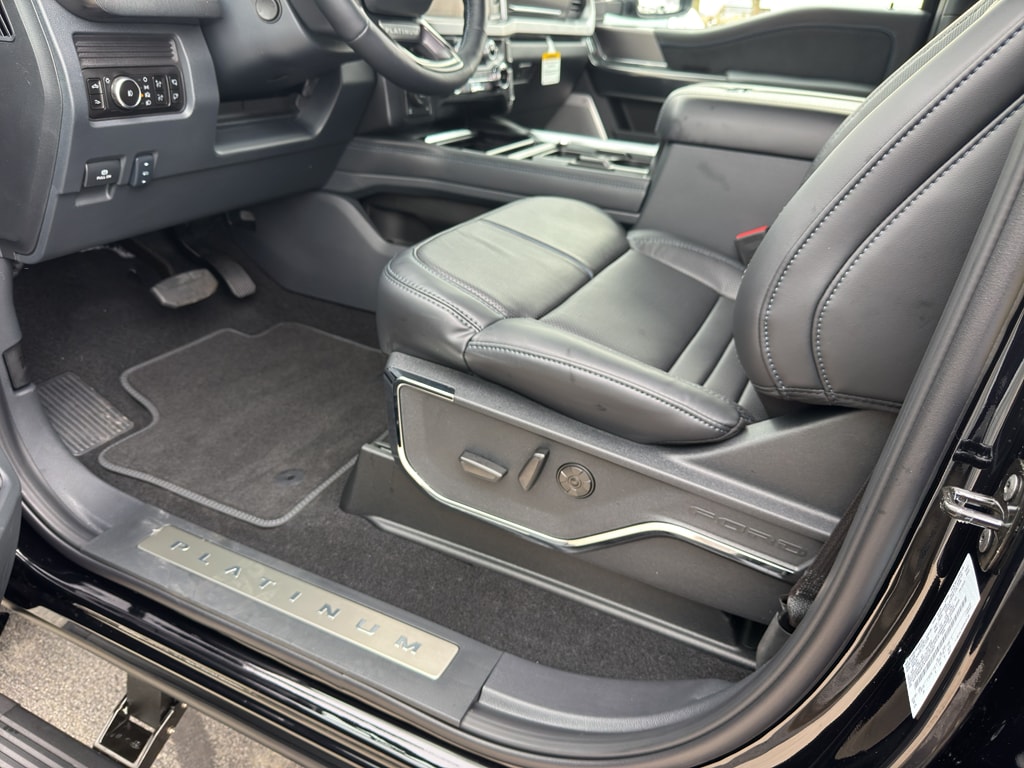2026 Ford F-250 Super Duty Platinum - Photo 32