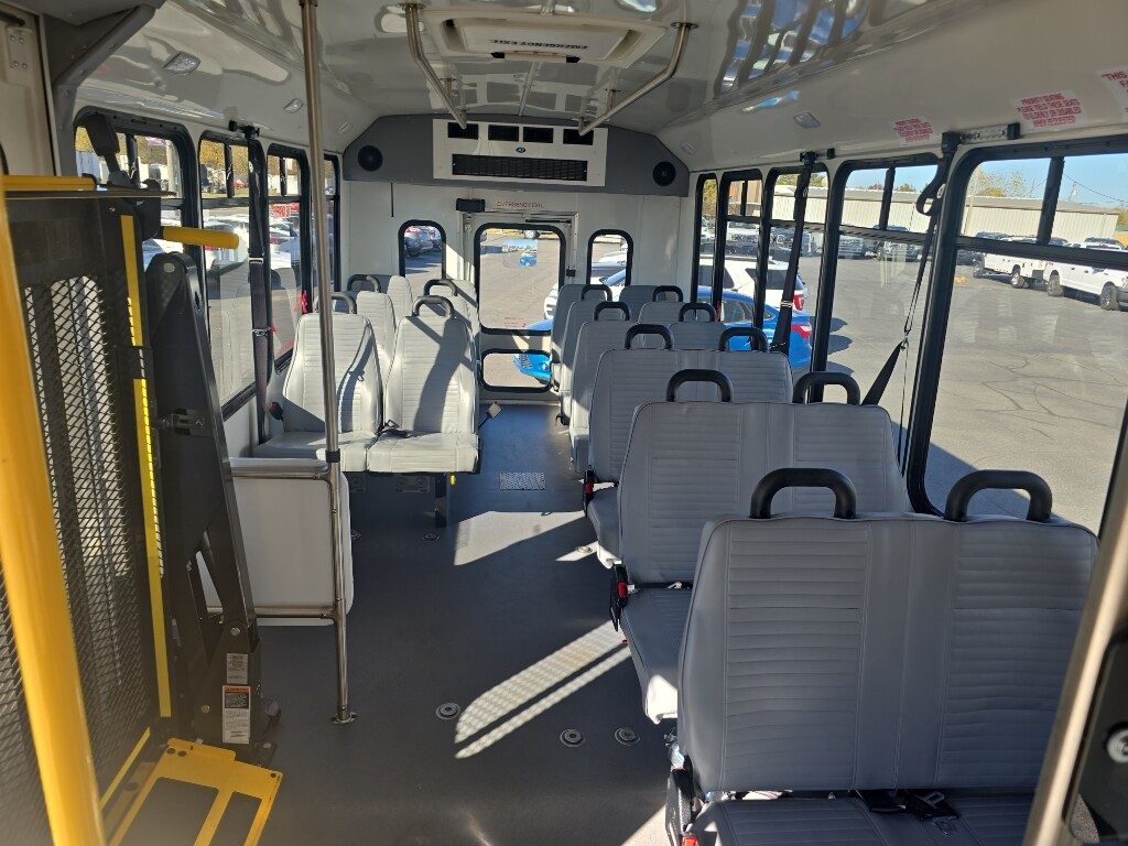 2017 Ford F-550 - Photo 29