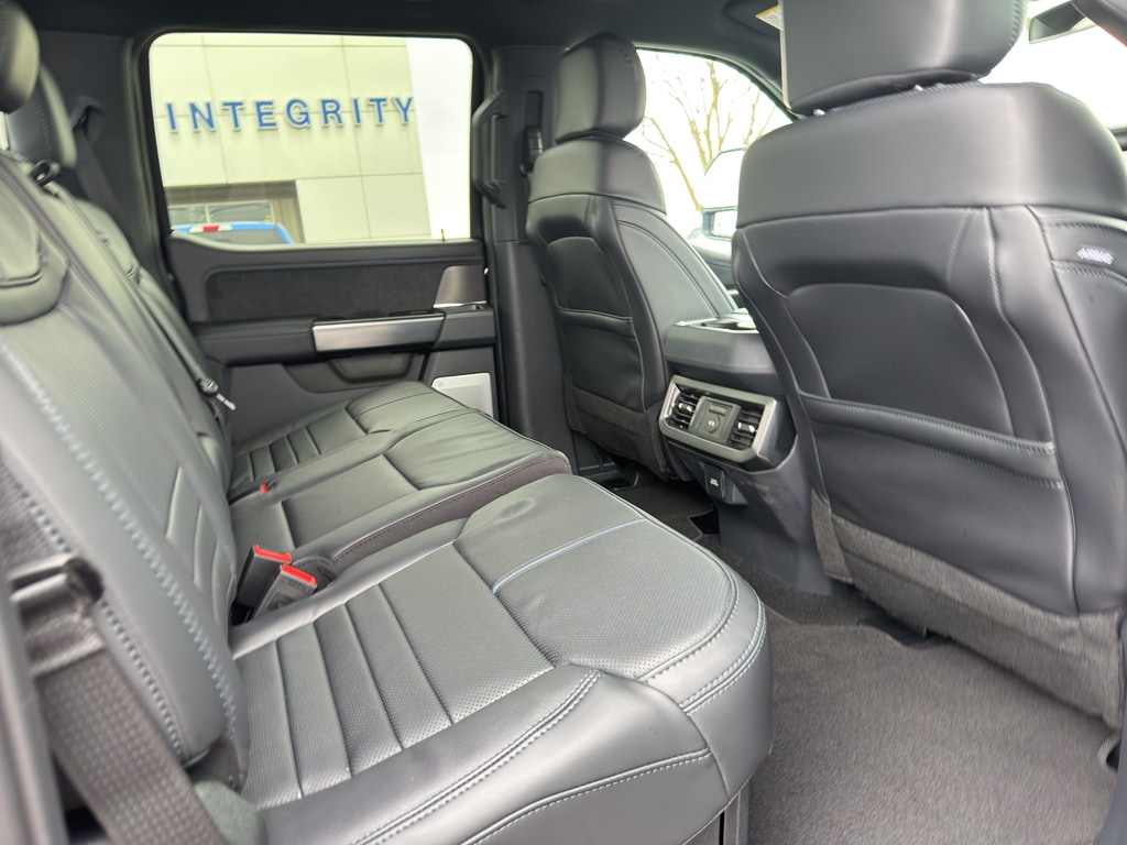 2026 Ford F-250 Super Duty Platinum - Photo 33