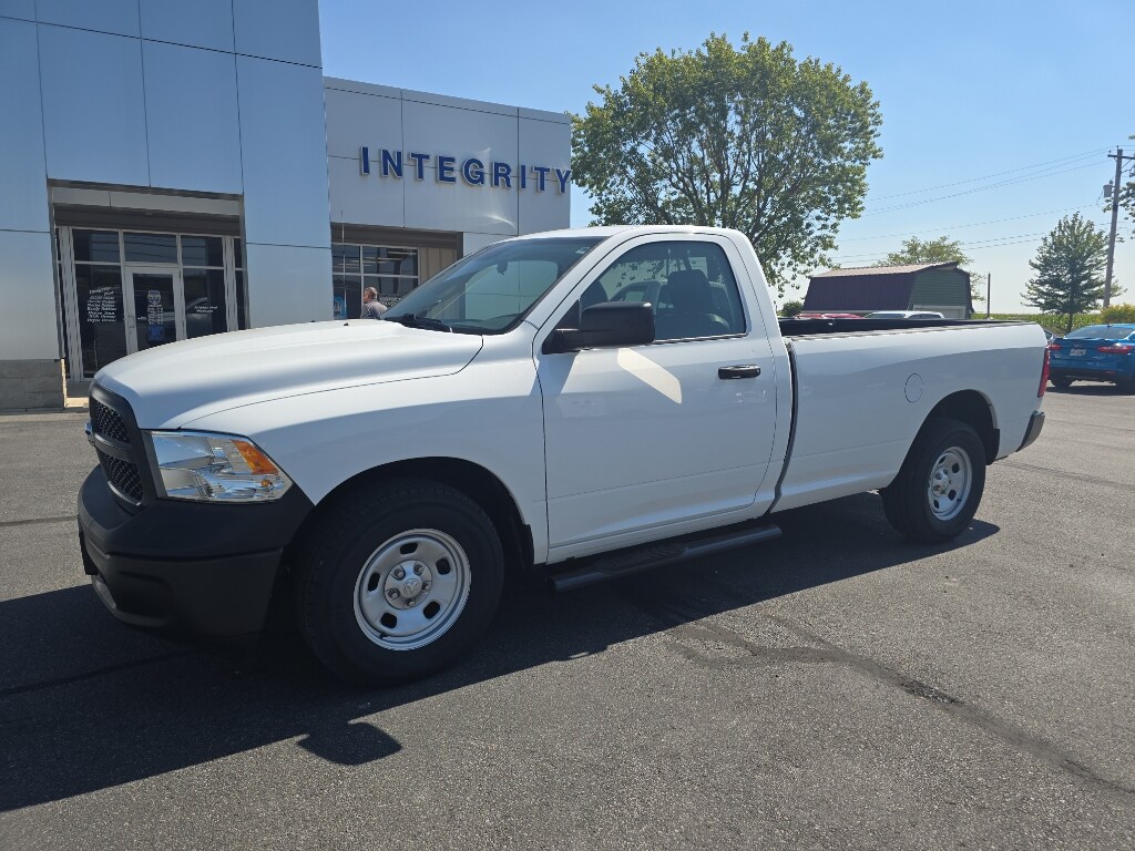 2017 Ram 1500 Tradesman photo 2