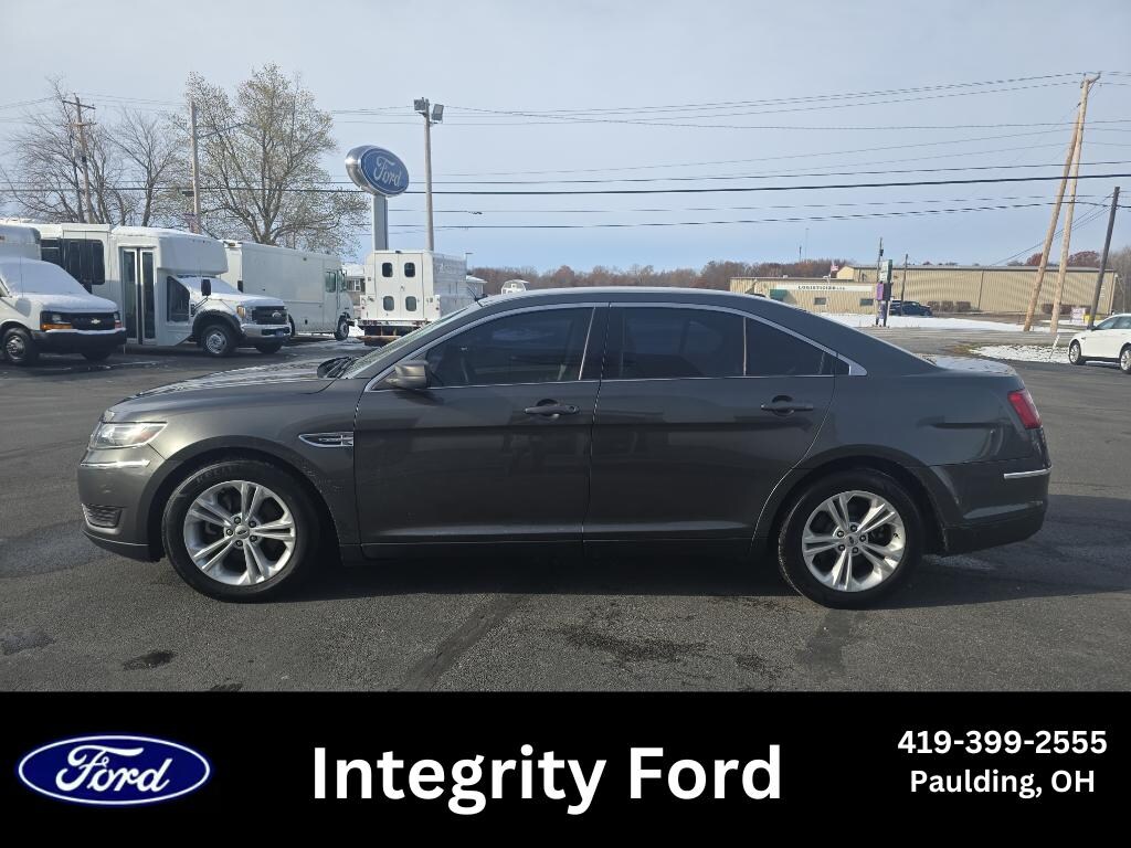 Used 2018 Ford Taurus SE Sedan