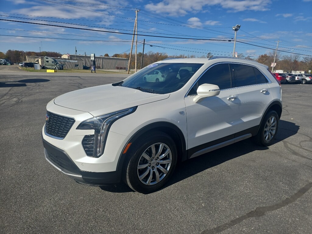 2022 Cadillac XT4 Premium Luxury photo 2