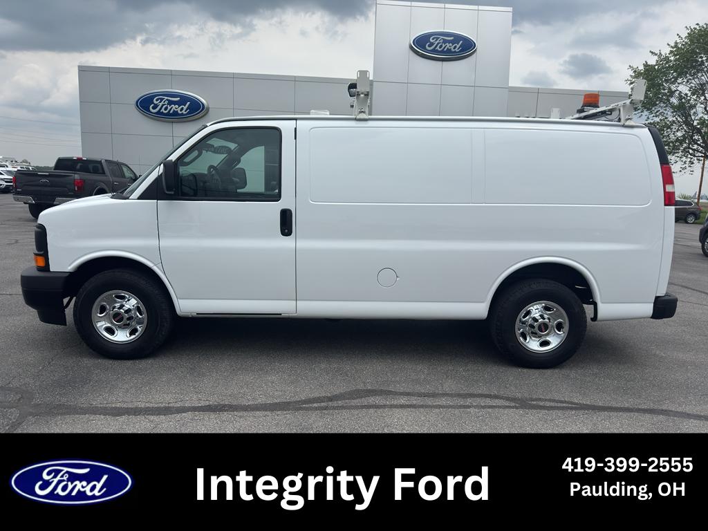 2017 GMC Savana 2500's photo
