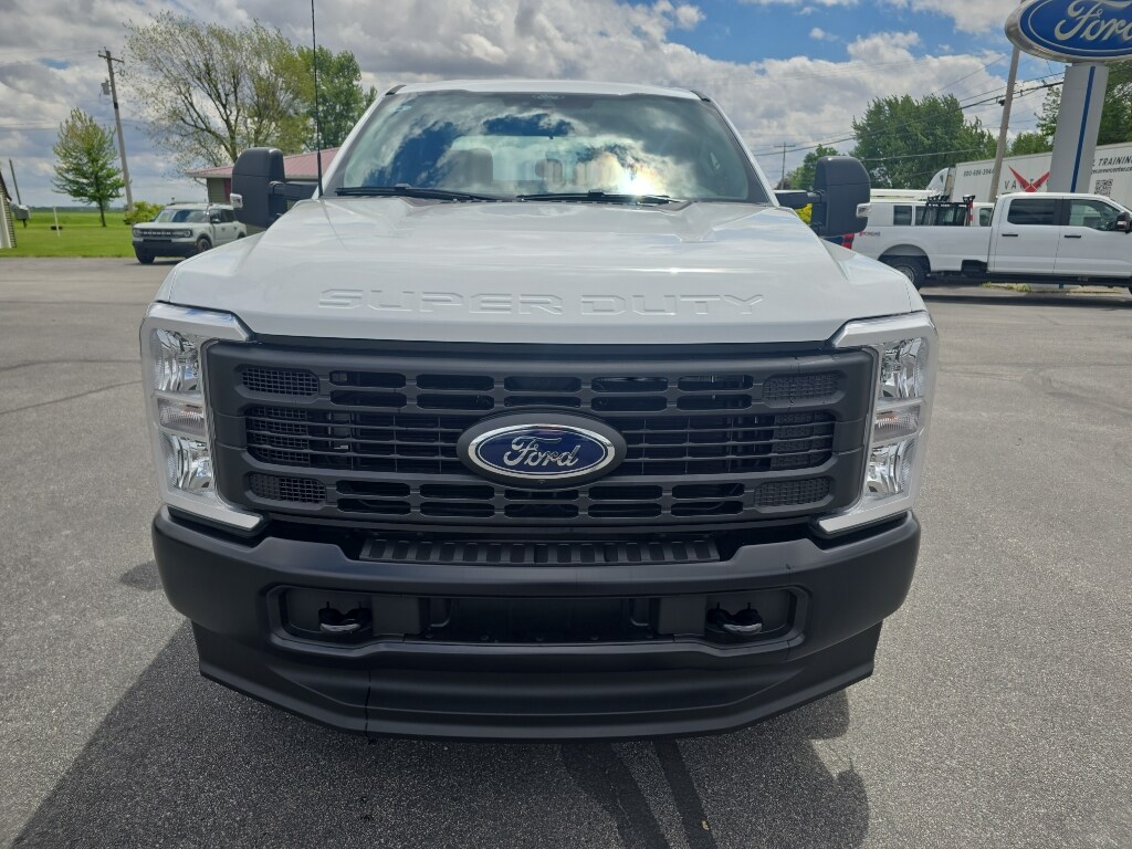 2025 Ford F-350 XL photo 3