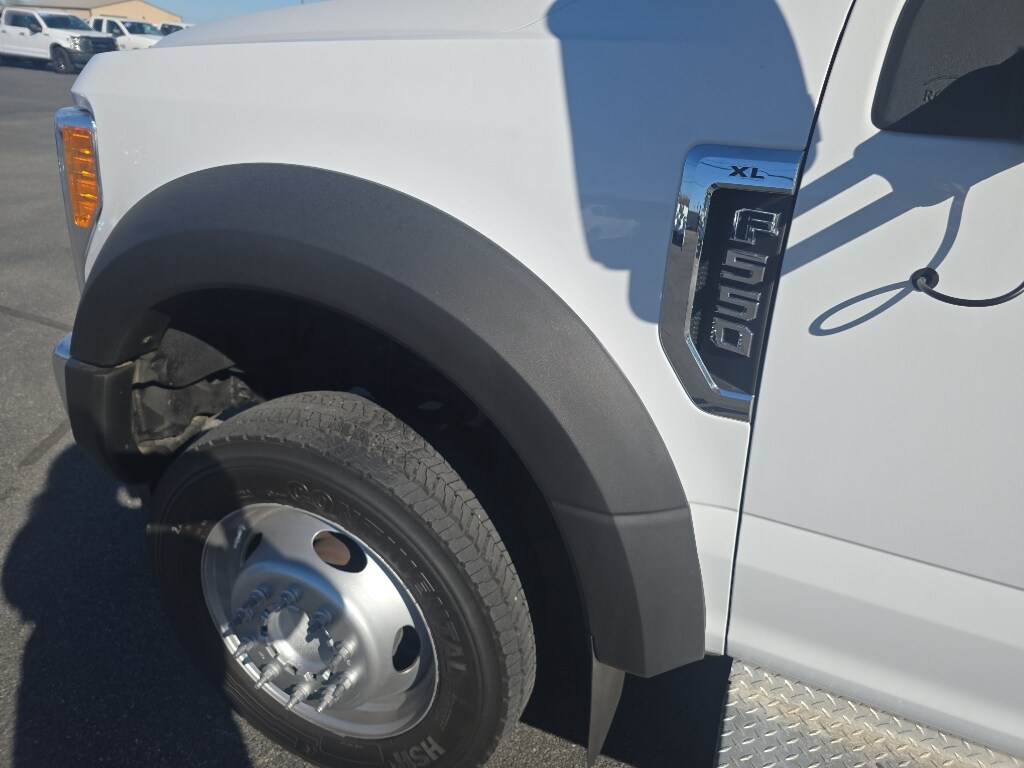 2017 Ford F-550 - Photo 10