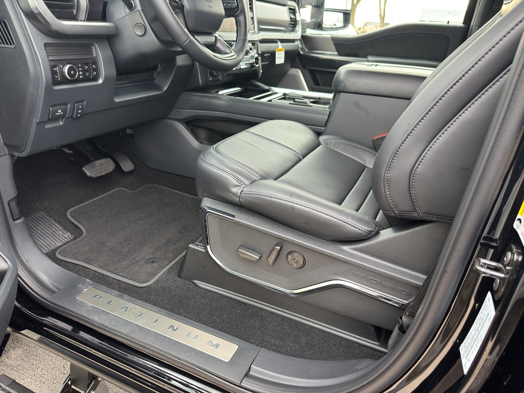 2026 Ford F-250 Super Duty Platinum - Photo 31
