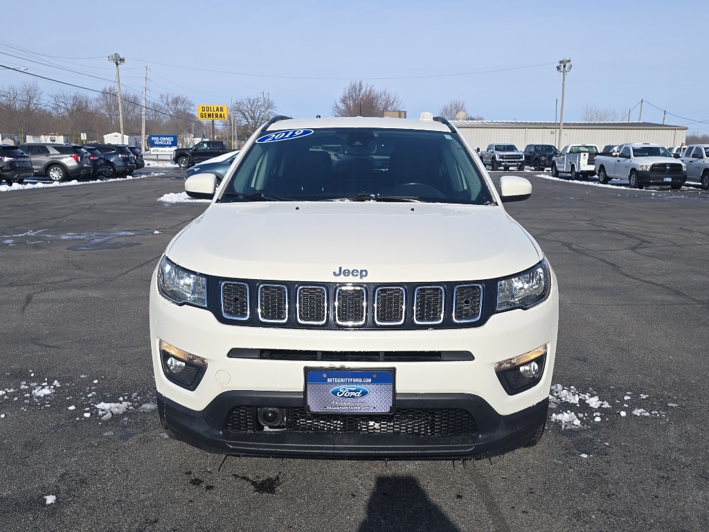2019 Jeep Compass Latitude Sport photo 2