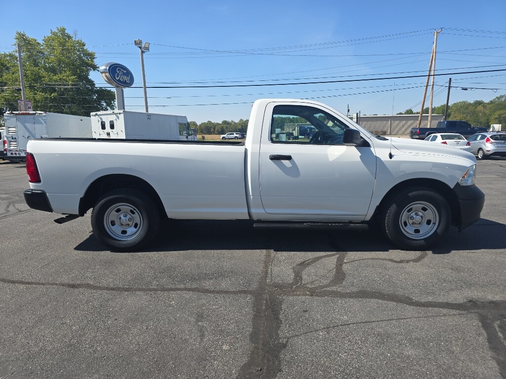 2017 Ram 1500 Tradesman photo 3