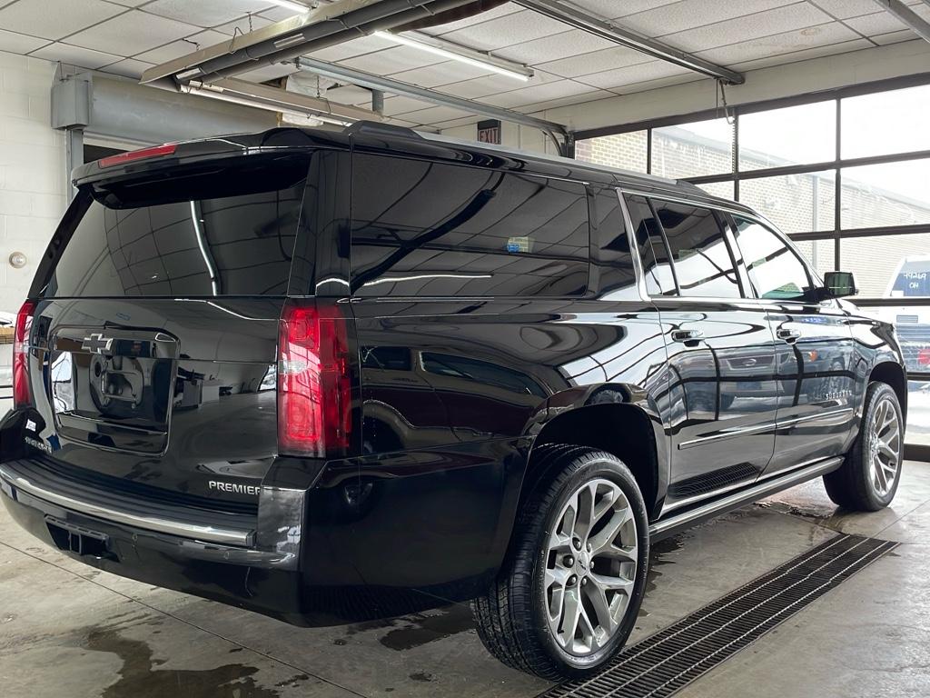 2019 Chevrolet Suburban Premier photo 4