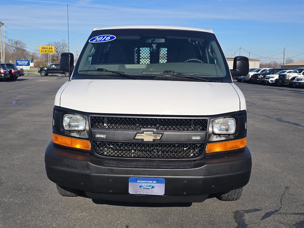 2016 Chevrolet Express 2500 photo 3