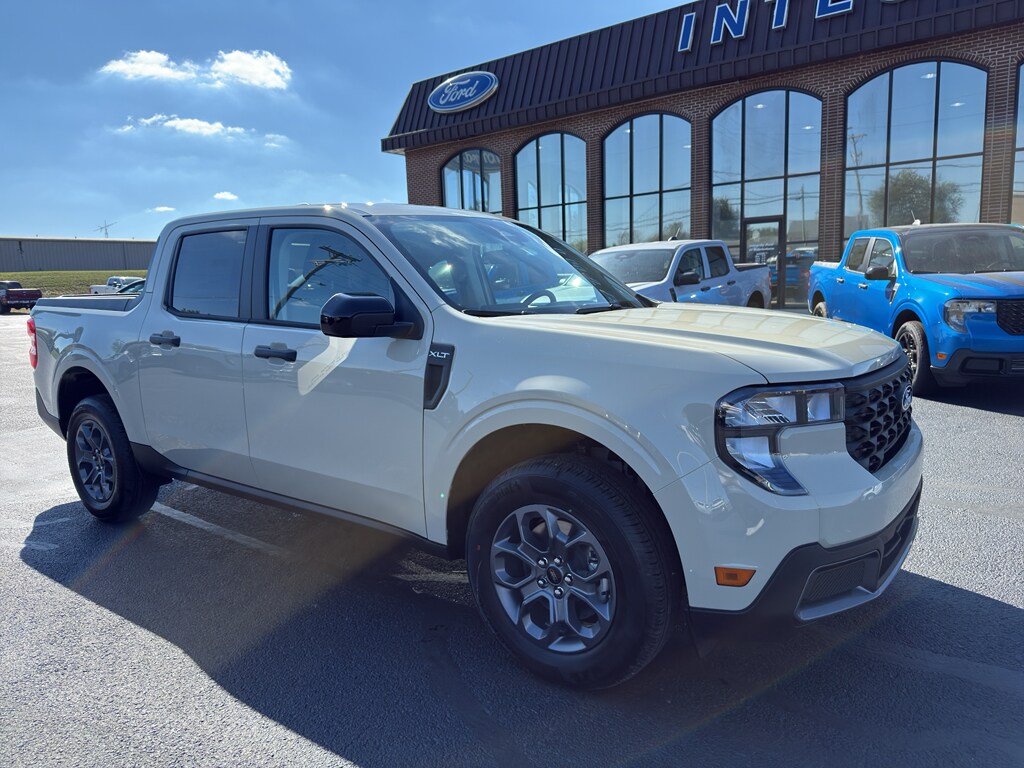 2025 Ford Maverick XLT photo 2