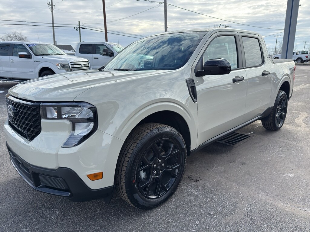 New 2025 Ford Maverick XLT TRUCK