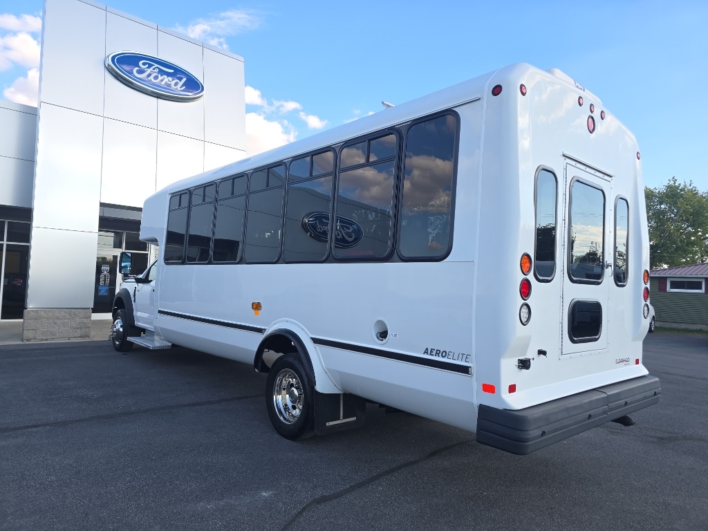 2017 Ford F-550 - Photo 8