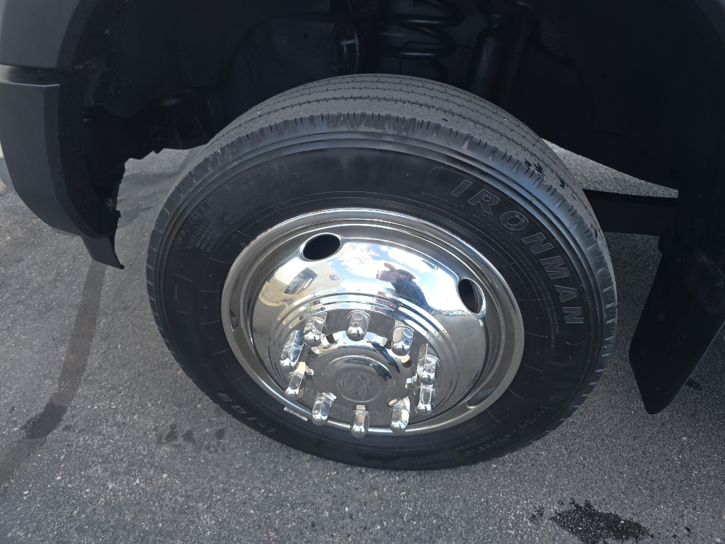 2017 Ford F-550 - Photo 35
