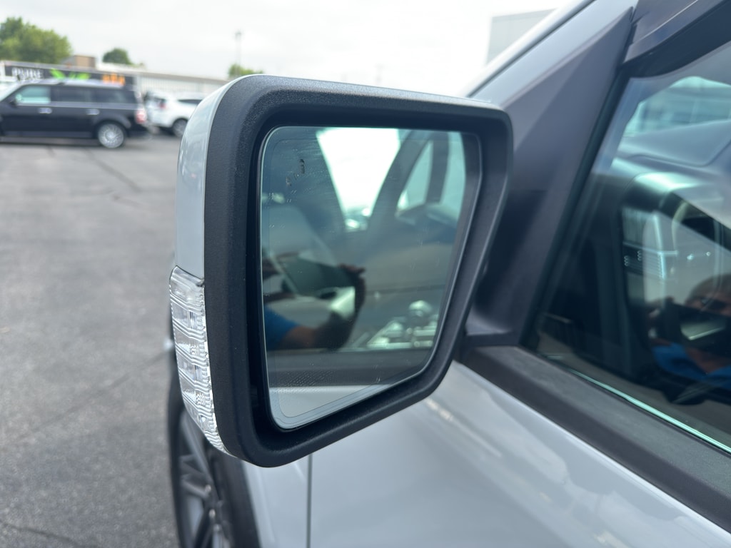 2023 Ford F-150 Lariat - Photo 11