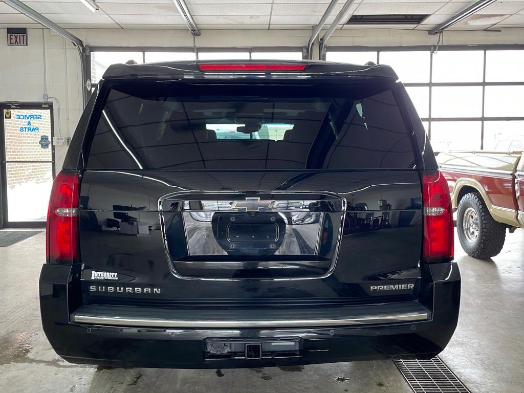 2019 Chevrolet Suburban Premier photo 3