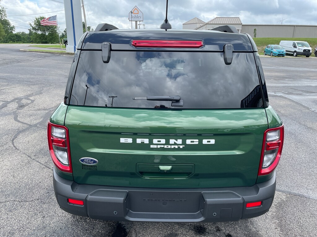 2025 Ford Bronco Sport Outer Banks photo 3