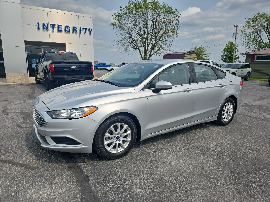 Used 2017 Ford Fusion S with VIN 3FA6P0G7XHR318671 for sale in Bellefontaine, OH