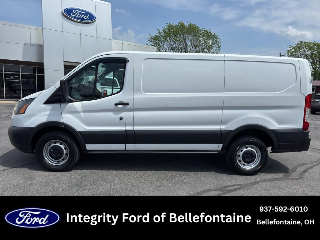 2015 Ford Transit Base's photo