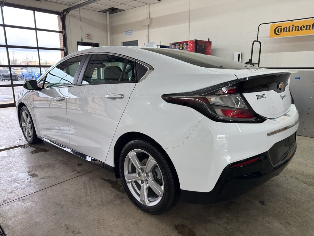 Used 2019 Chevrolet Volt LT with VIN 1G1RA6S50KU117744 for sale in Bellefontaine, OH
