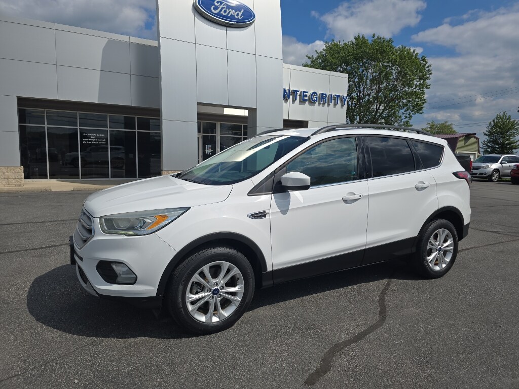 2017 Ford Escape SE photo 2
