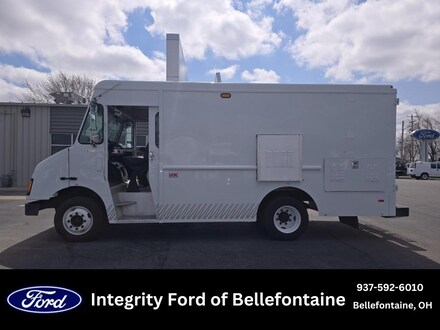 2003 IC Corpora 1000 1652 BOX Truck Stripped Chassis