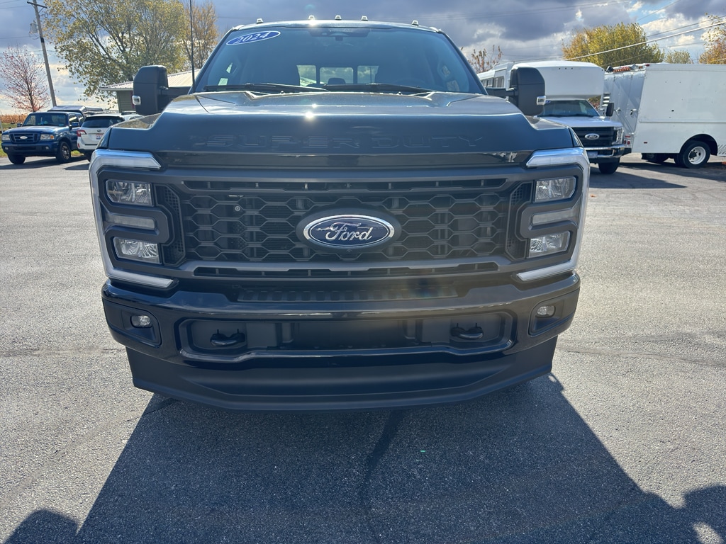 Used 2024 Ford F-250  Truck Crew Cab
