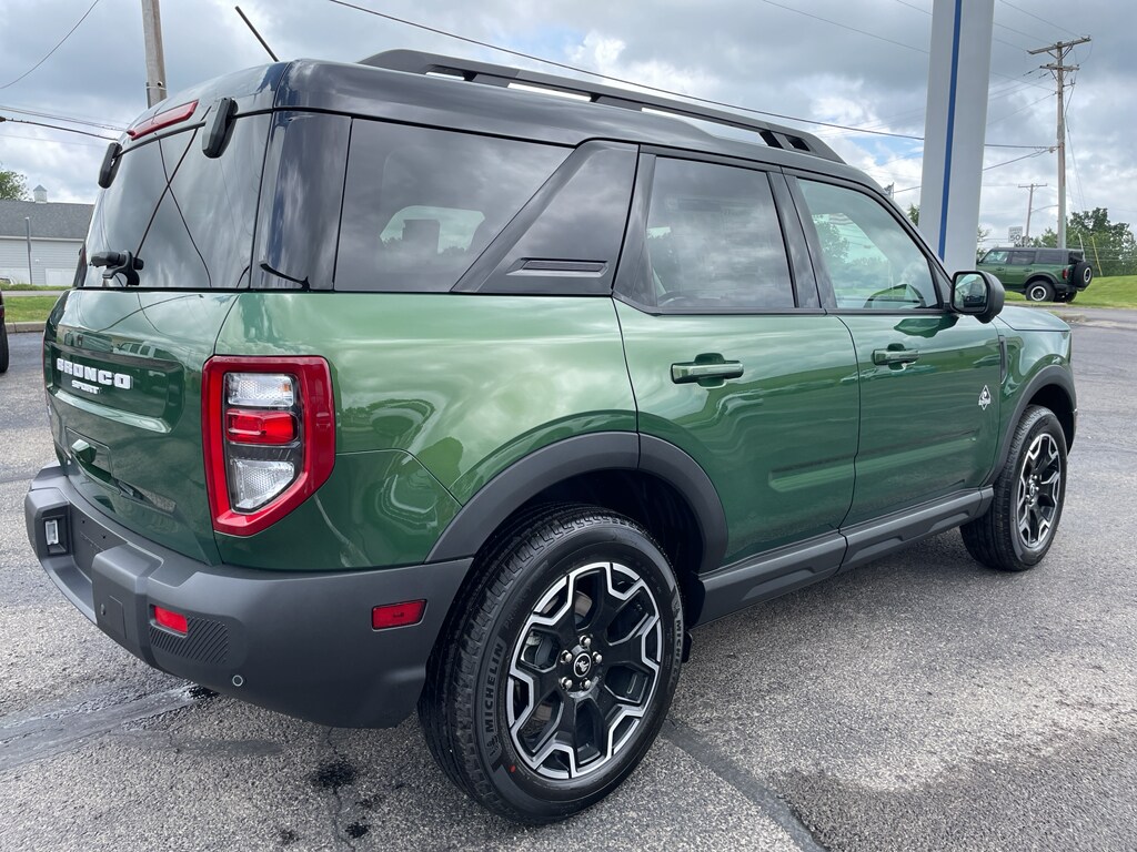 2025 Ford Bronco Sport Outer Banks photo 4