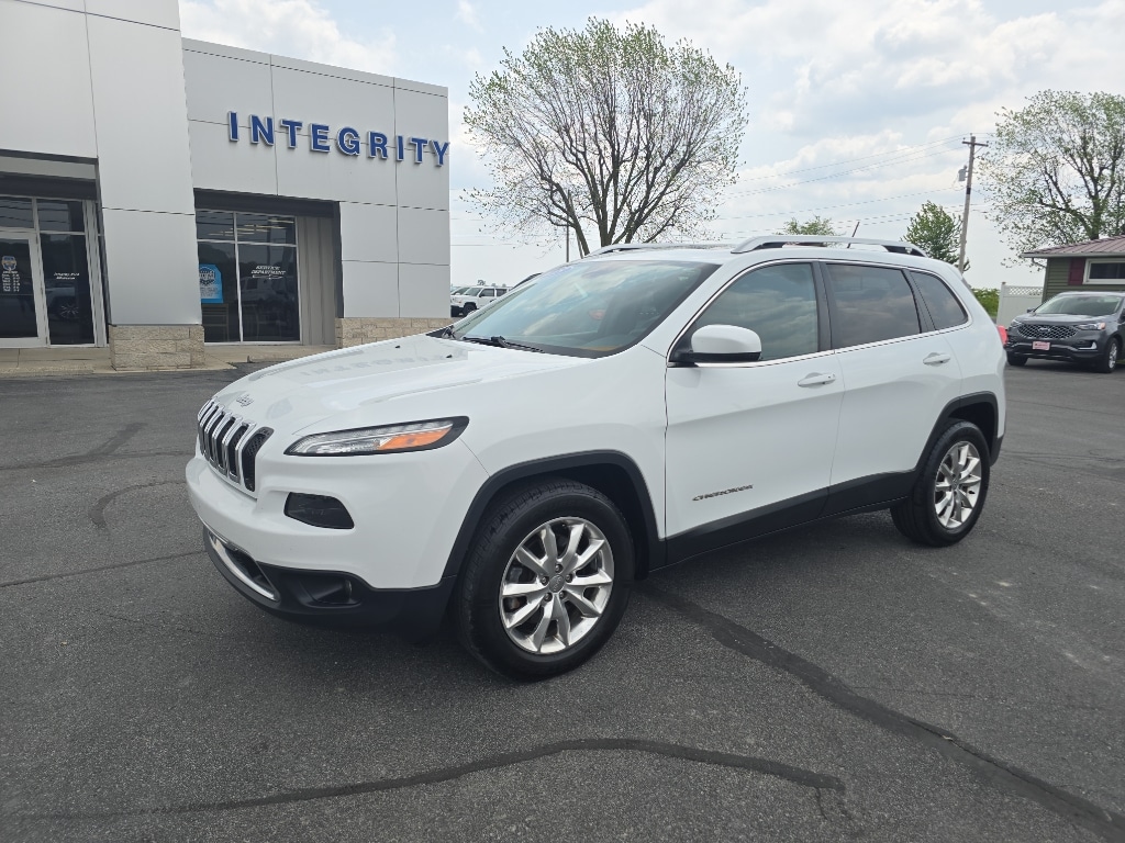 Used 2015 Jeep Cherokee Limited with VIN 1C4PJMDS3FW646234 for sale in Bellefontaine, OH