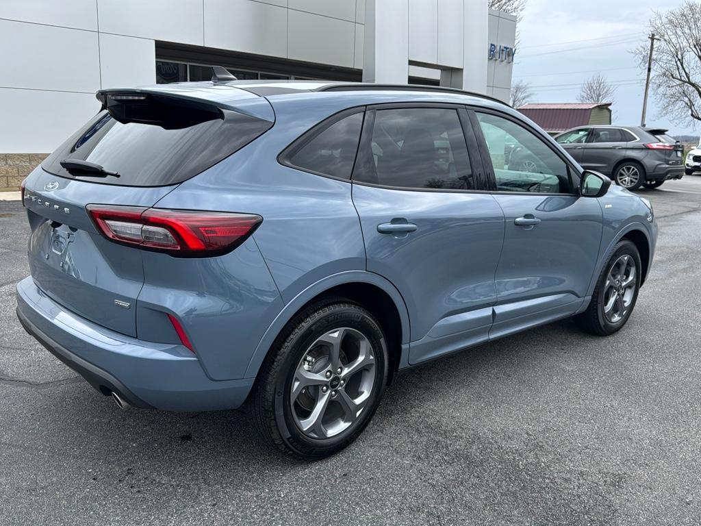 2024 Ford Escape ST-Line photo 3