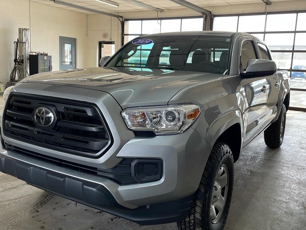Used 2019 Toyota Tacoma SR with VIN 5TFAX5GN3KX156400 for sale in Bellefontaine, OH