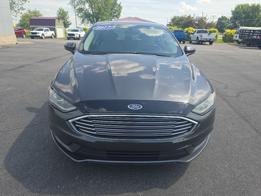 2017 Ford Fusion S photo 2
