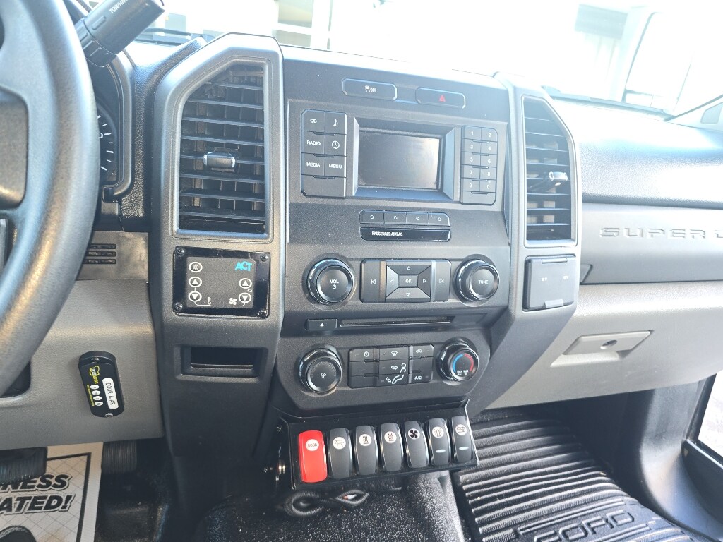 2017 Ford F-550 - Photo 20