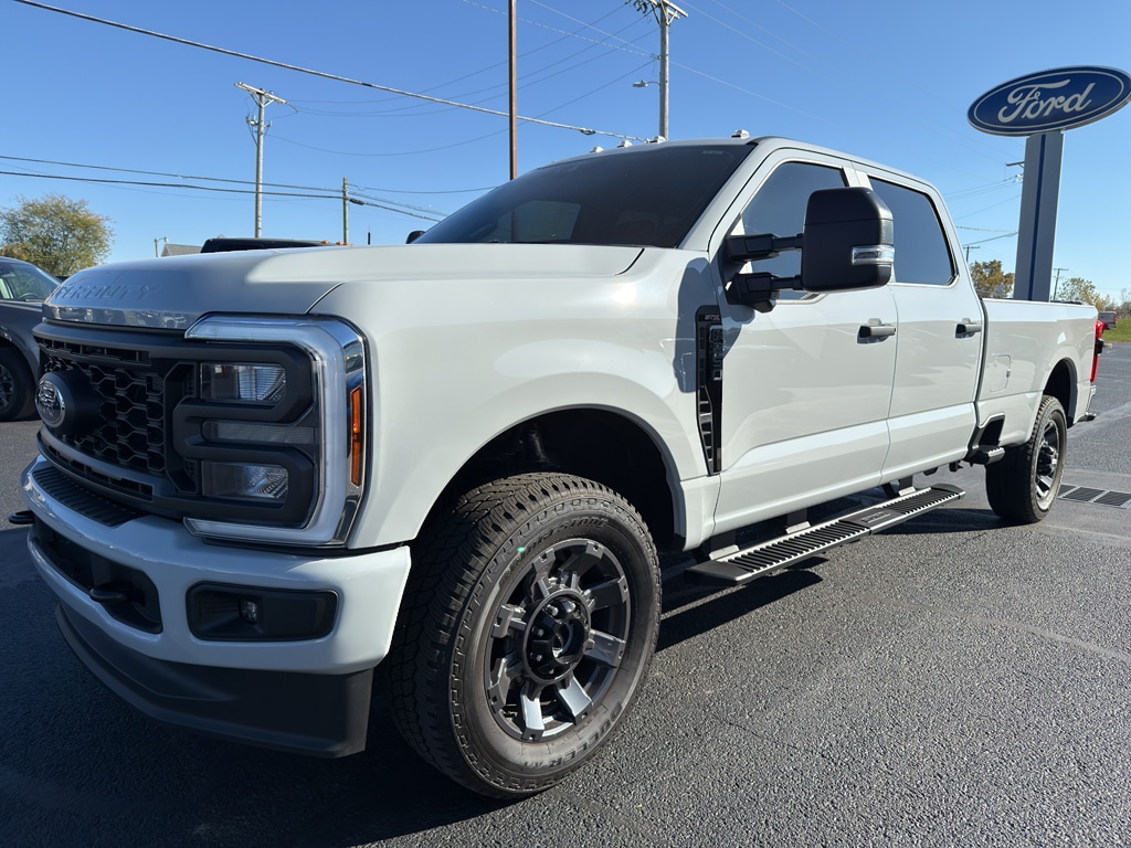 Used 2025 Ford F-250 XL Truck Crew Cab