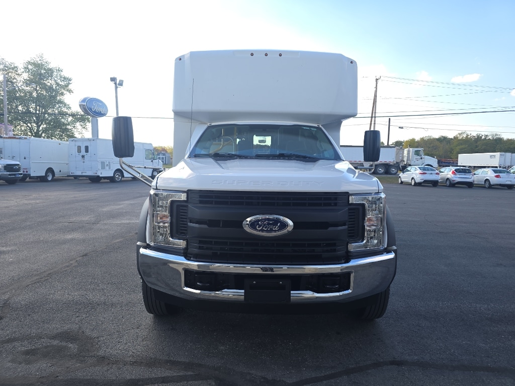 2017 Ford F-550 - Photo 4