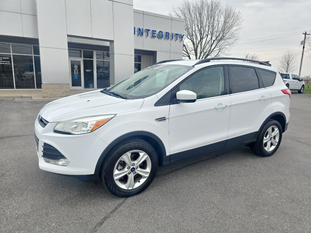 Used 2015 Ford Escape SE with VIN 1FMCU9GX4FUB96563 for sale in Bellefontaine, OH